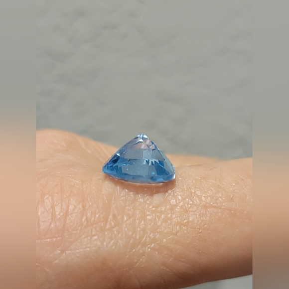 Faceted Trilluin Curved Swiss Blue Topaz - Loose Stones - Picture 4 of 8